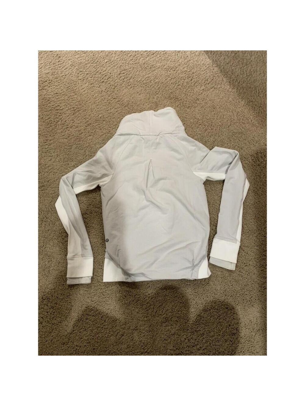 Women's Lululemon jacket white / gray button front collar size 6 - Picture 5 of 9